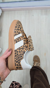 SNEAKER MACULATA CON PATTA